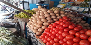 أسعار الخضار والفاكهة اليوم الجمعة