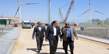 رئيس الوزراء يشدد على ضرورة الاتجاه نحو تصنيع جميع المعدات ومكونات مشروعات طاقة الرياح محليا