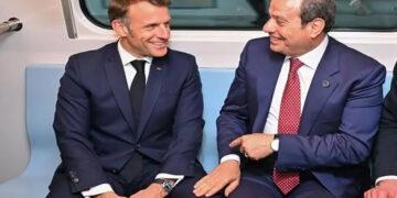 الرئيس السيسي ونظيره الفرنسي يصلان إلى العريش