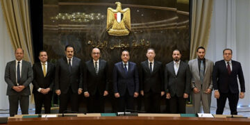 مدبولي يشهد توقيع اتفاق تأسيس شركتين لإنتاج ألياف الفيبربوليستر واللباد الصناعي عبر إعادة تدوير المخلفات البلاستيكية