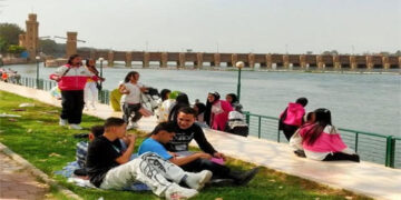 إقبال كبير على زيارة حدائق الرى بالقناطر الخيرية والمركز الثقافي والنصب التذكاري