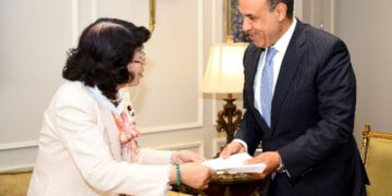 وزير الخارجية والهجرة يلتقي بعضو مجلس النواب الياباني