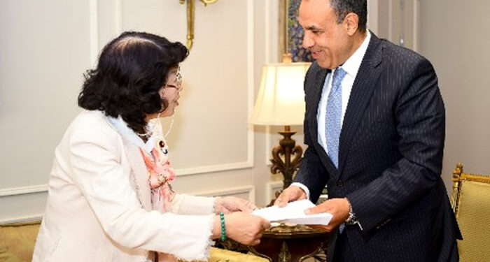 وزير الخارجية والهجرة يلتقي بعضو مجلس النواب الياباني