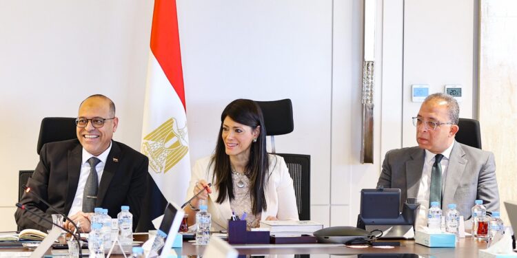 وزيرا «التخطيط و«العمل» يُطلقان منصة «آفاق الفرص والوظائف في مصر»