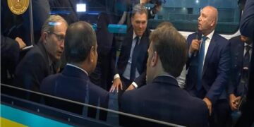 الرئيس السيسى يصطحب ماكرون فى جولة تفقدية من محطة عدلى منصور التبادلية