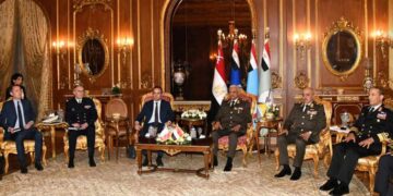 وزير الدفاع والإنتاج الحربى يلتقى وزير الجيوش الفرنسية 