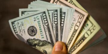 أسعار الدولار في مصر اليوم الأحد