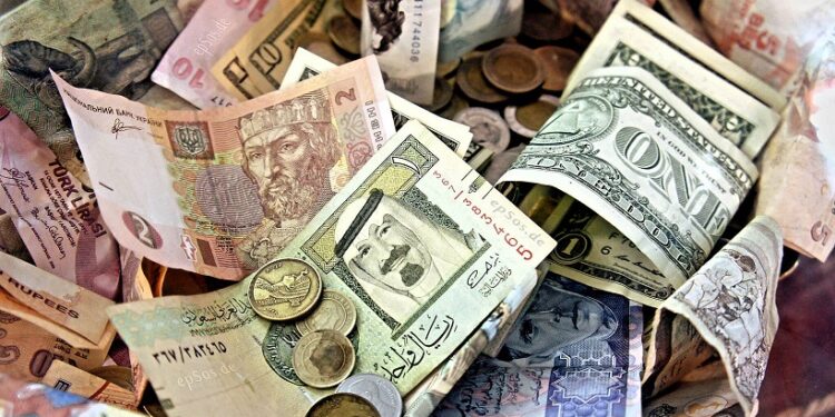 أسعار العملات في مصر اليوم الجمعة