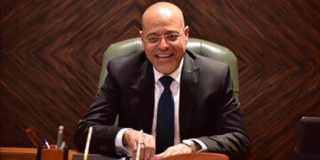 وزير العمل يعتمد صرف 297 مليونًا و445 ألف جنيه منحة عيد العمال للعمالة غير المنتظمة