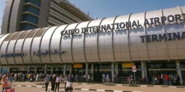 مطار القاهرة يستقبل 312,292 راكبًا على 2,433 رحلة جوية خلال فترة العيد