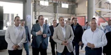 مدبولي يتفقد مجموعة مصانع شركة التوكل للصناعات الحديدية والجلفنة “توكل ستيل”