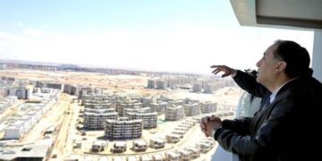 رئيس الوزراء يتفقد وحدات مبادرة “بيتك في مصر” بمنطقة الأبراج الشاطئية