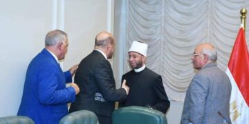 وزير الأوقاف يستقبل عددًا من  النواب.. تفاصيل