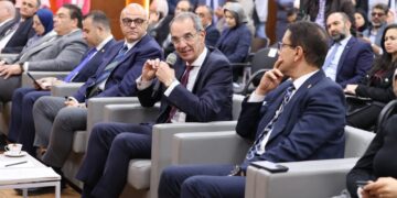 وزير الاتصالات يلتقى بمجموعة من رواد الأعمال والمهنيين المستقلين والمتدربين المستفيدين من البرامج التدريبية للوزارة