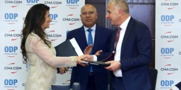 وزير الصناعة والنقل يشهد توقيع شراكة استراتيجية بين شركة CMA CGM الفرنسية وميناء أكتوبر الجاف (ODP)