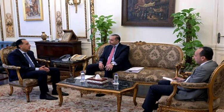 رئيس الوزراء يستعرض عددا من الملفات المهمة لمناقشتها عبر آلية “الحوار الوطني”