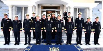 قائد القوات البحرية يلتقى رئيس هيئة الأركان العامة للقوات البحرية اليونانية