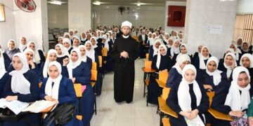 وزير الأوقاف يتفقد معهد التمريض التابع لمستشفى الدعاة