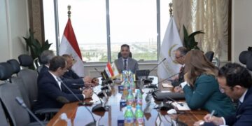 وزير التموين يتابع مع شركة أوراسكوم للإنشاءات الموقف التنفيذي لإنشاء المخزن الاستراتيجي بالفيوم