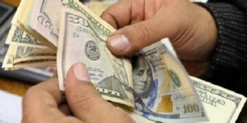 الإحصاء: 2.1 مليار دولار تحويلات العاملين المصريين بالكويت خلال العام الماضي