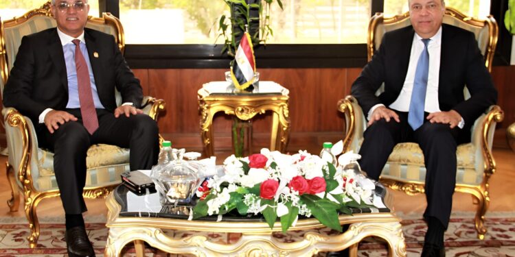 وزير الطيران المدني يستقبل رئيس المنظمة العالمية للأرصاد الجوية(WMO )لتعزيز التعاون المشترك