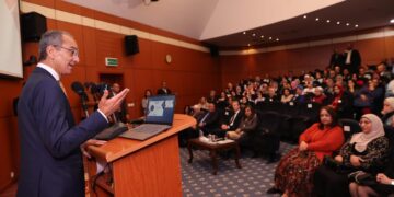 وزير الاتصالات يفتتح فعاليات الاحتفالية السنوية لمبادرة قدوة. تك: مستقبل تمكين المرأة في عصر التحول الرقمى 2025