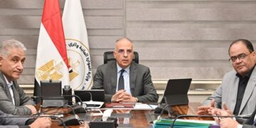 وزير الري يتابع حالة المنظومة المائية وتطهيرات الترع والاستعداد لفترة أقصى الإحتياجات المائية