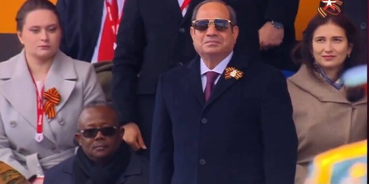 الرئيس السيسي يشارك في العرض العسكري بمناسبة الاحتفال بعيد النصر بموسكو