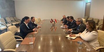 وزير الصحة يبحث مع ممثلي شركتي «فيلبس» و«سيمنز» تعزيز التعاون في القطاع الصحي