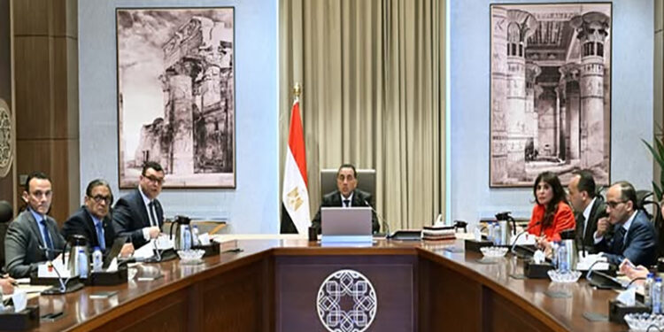 مدبولي يتابع مع وزير الإسكان عددا من ملفات عمل الوزارة والموقف الخاص لما يتم تنفيذه من مشروعات