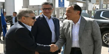 رئيس الوزراء يبدأ زيارة لتفقد وافتتاح عددٍ من مشروعات “المنطقة الاقتصادية لقناة السويس”