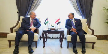 وزير الخارجية والهجرة يلتقي رئيس الوزراء وزير خارجية فلسطين