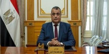 وزير الإنتاج الحربي: العامل عصب العملية الإنتاجية ونحرص دائما على الاهتمام بالعنصر البشري