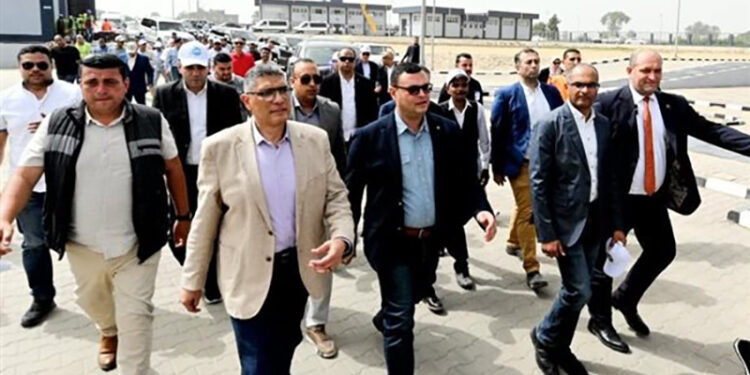 وزير الإسكان ومحافظ الجيزة يفتتحان المرحلة الأولى من محطة مياه الشرب بأوسيم