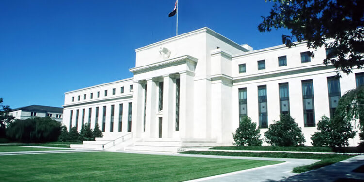 بنك الاحتياطي الفيدرالي الأمريكي يحسم أسعار الفائدة في ثالث اجتماعات 2025.. اليوم