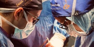 «الصحة» تعلن نجاح جراحة دقيقة لإزالة ورم من فك مريضة بمستشفى الشيخ زايد التخصصي