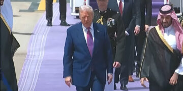 الرئيس الأمريكي يصل إلى الرياض في مستهل جولة خليجية