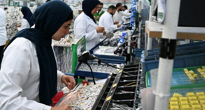 رئيس الوزراء يفتتح المصنع الجديد لـ “سوميتومو”  العالمية لإنتاج الضفائر الكهربائية للسيارات