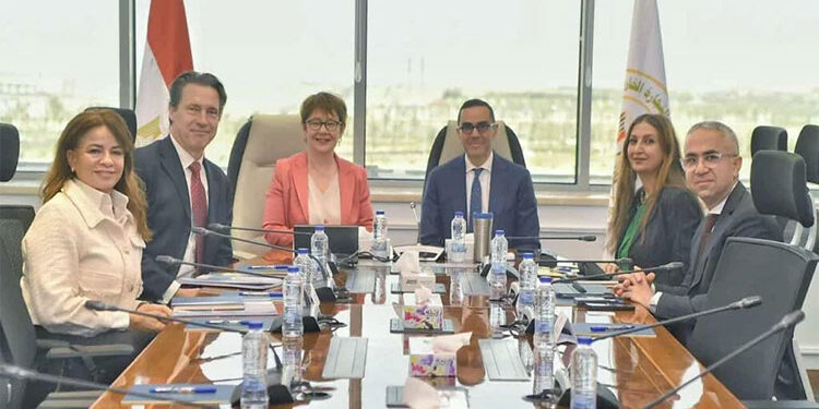 وزير الاستثمار يعقد لقاءً موسعًا مع رئيسة البنك الأوروبي لإعادة الإعمار والتنمية لبحث سبل دعم التعاون المشترك