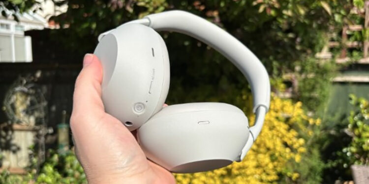 سوني تكشف عن سماعات WH-1000XM6 بدعم ميزة إلغاء الضوضاء