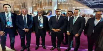 وزير الإسكان يصل إلى مسقط ويُشارك في افتتاح معرض ومؤتمر عُمان العقاري