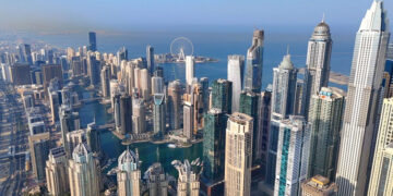 سوق العقارات في دبي يواصل صعوده القوي.. طلب عالمي متزايد على السكن الفاخر و100 مليار درهم تداولات في الربع الأول 2025