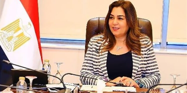 وزيرة التنمية تستعرض تقريرًا عن جهود وحدة السكان المركزية في أبريل لتعزيز الاستثمار في الثروة البشرية