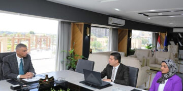 محافظ أسوان يستقبل وفد صندوق مكافحة وعلاج  الإدمان لتكثيف الجهود ورفع الوعي بخطورة تعاطي المواد المخدرة