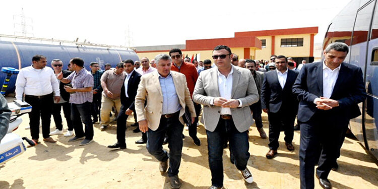 وزير الإسكان ومحافظ السويس يتفقدان مشروع رافع مياه السخنة ( الندى ) لتغذية مدينة السلام “۱ – ۲”