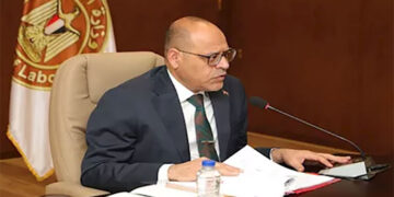 وزارة العمل تكشف تفاصيل جديدة بشأن العامل صاحب فيديو التعنيف من مسؤول عمل سعودي