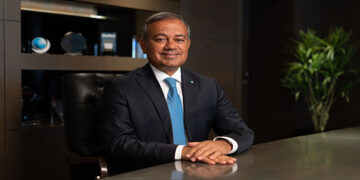 الرئيس التنفيذي لمصرف أبوظبي الإسلامي – مصر يدافع عن موظفي البنوك