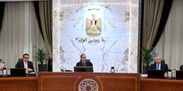 رئيس الوزراء يُكلف الوزراء المعنيين بتنفيذ توجيهات الرئيس خلال احتفالية عيد العمال