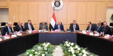 الوزير: جهود كبيرة  بذلتها المجموعة الوزارية للتنمية الصناعية خلال العشرة أشهر الماضية للعمل على النهوض بالصناعة المصرية