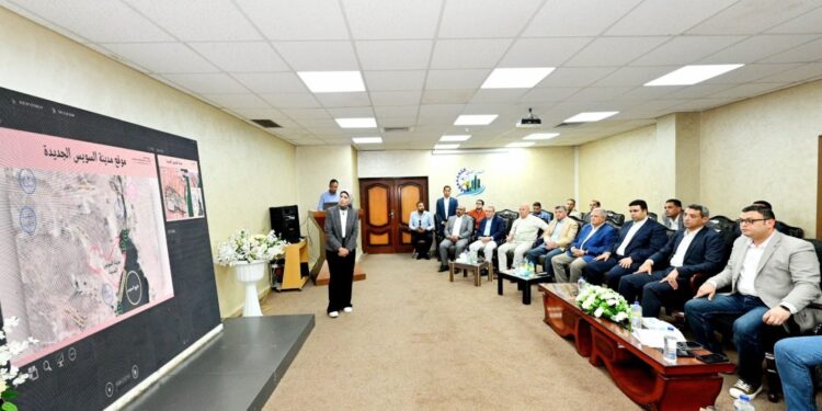 وزير الإسكان يعقد اجتماعًا بمقر جهاز مدينة السويس الجديدة لمتابعة المشروعات التنموية بالمدينة